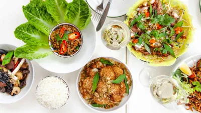 Những món ăn thịnh soạn của LUHO được bày trong đĩa lớn (Ảnh: Internet). Những món ăn thịnh soạn của LUHO được bày trong đĩa lớn (Ảnh: Internet).