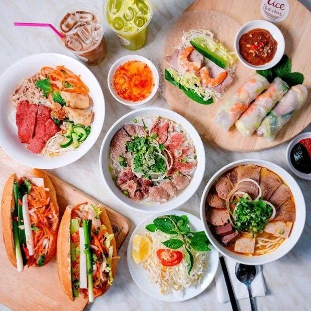 Các món ăn của nhà hàng ACE Rolls & Bowls (Ảnh: Internet). Các món ăn của nhà hàng ACE Rolls & Bowls (Ảnh: Internet).