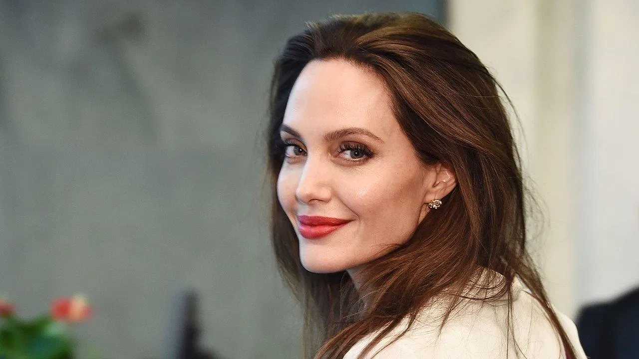Nữ minh tinh Angelina Jolie sở hữu 17 mối tình ở tuổi 45. (Nguồn: Internet) Nữ minh tinh Angelina Jolie sở hữu 17 mối tình ở tuổi 45. (Nguồn: Internet)