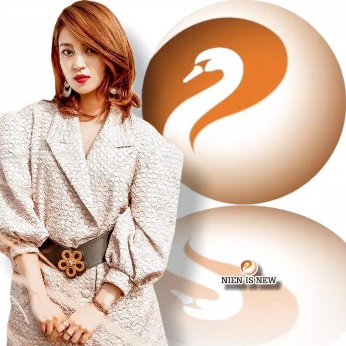 Hoặc bạn có thể lựa chọn cắt ngang vai và uốn nhẹ. (Niên Is New Hair Salon) Hoặc bạn có thể lựa chọn cắt ngang vai và uốn nhẹ. (Niên Is New Hair Salon)