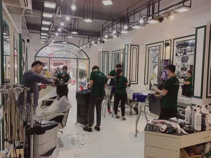 Không gian tại rộng rãi, thoải mái khiến khách hàng thật sự tận hưởng thời gian làm đẹp tại đây (Nguồn:) Không gian tại rộng rãi, thoải mái khiến khách hàng thật sự tận hưởng thời gian làm đẹp tại đây (Nguồn:)