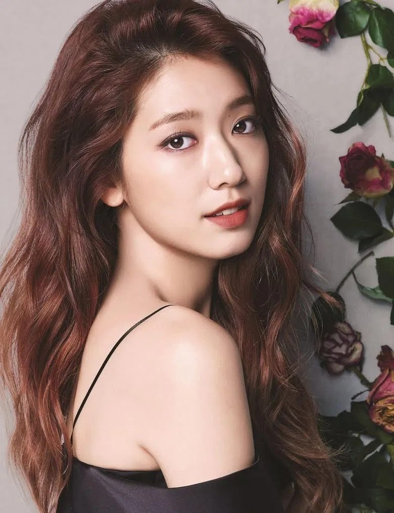 Park Shin Hye có nhóm bạn ấn tượng do tính cách hướng ngoại của mình. (Nguồn: Internet)