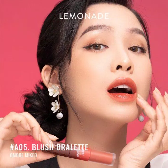 Chất son mềm mướt, lên chuẩn màu và không hề gây khô môi. (Nguồn: Internet) Chất son mềm mướt, lên chuẩn màu và không hề gây khô môi. (Nguồn: Internet)