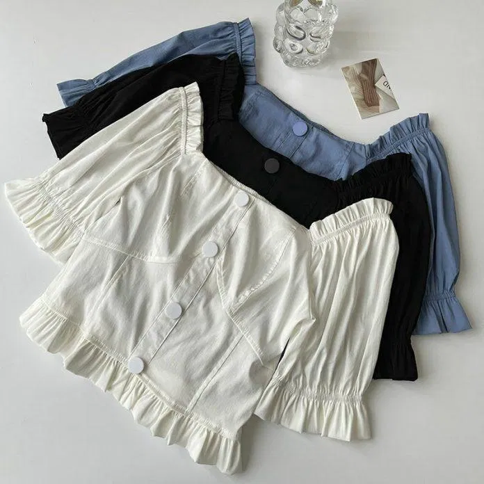 Những chiếc áo croptop ngày càng biến hóa với nhiều kiểu dáng vạ họa tiết đa dạng (Nguồn: Internet) Những chiếc áo croptop ngày càng biến hóa với nhiều kiểu dáng vạ họa tiết đa dạng (Nguồn: Internet)