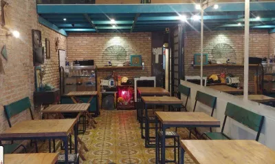 Không gian độc lạ của quán bún chả 145 (Nguồn: Internet) Không gian độc lạ của quán bún chả 145 (Nguồn: Internet)