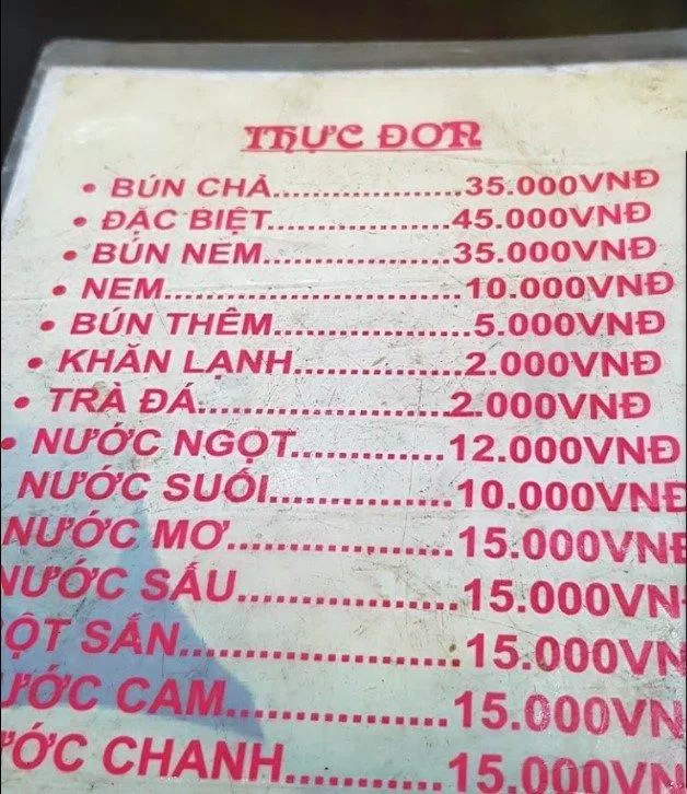 Menu tại Bún chả Hà Nội Sen Vàng (Nguồn: Internet) Menu tại Bún chả Hà Nội Sen Vàng (Nguồn: Internet)