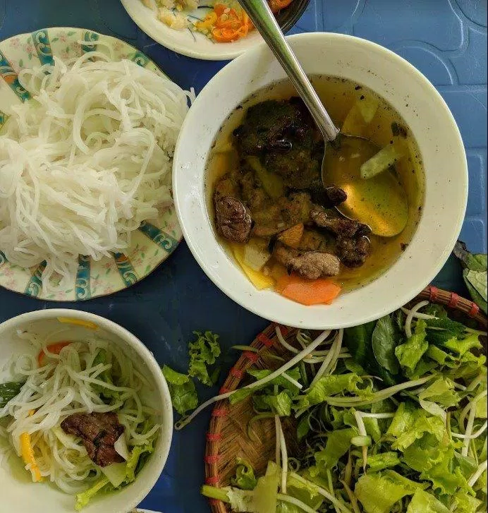 Đồ ăn tại Bún Chả Trư Bát Giới (Nguồn: Internet)