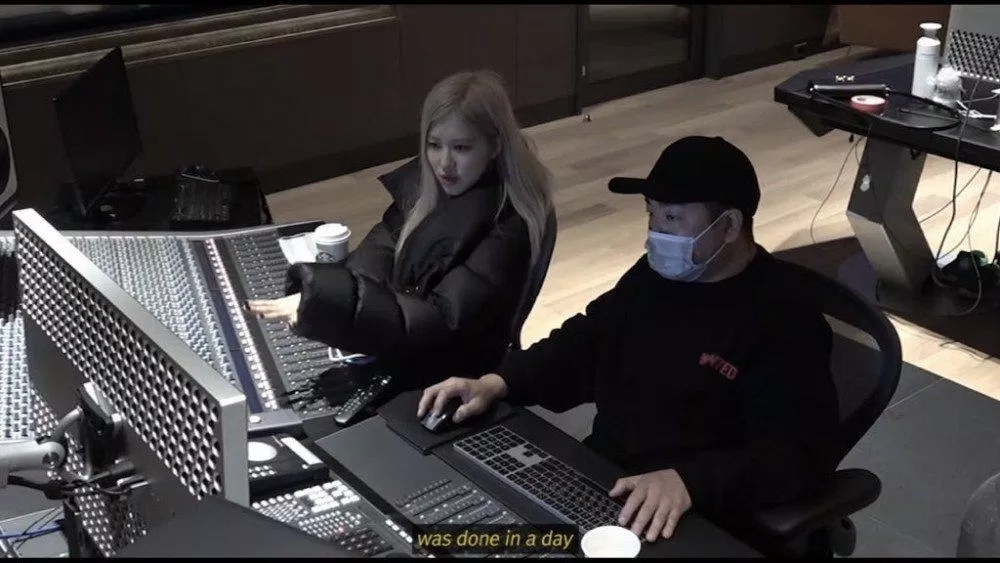 Rosé cảm thấy một chút áp lực với màn trở lại một mình (Ảnh: Internet). Rosé cảm thấy một chút áp lực với màn trở lại một mình (Ảnh: Internet).