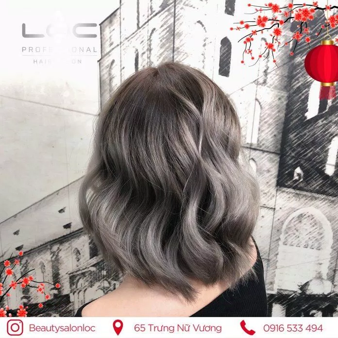 Một kiểu tóc ngắn xoăn sóng và nhuộm khói của khách hàng tại Lộc (Nguồn: Beauty Salon Lộc)