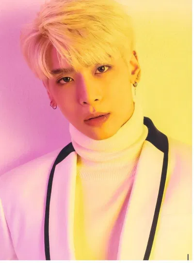 SHINee - Jonghyun (Nguồn: Internet). SHINee - Jonghyun (Nguồn: Internet).