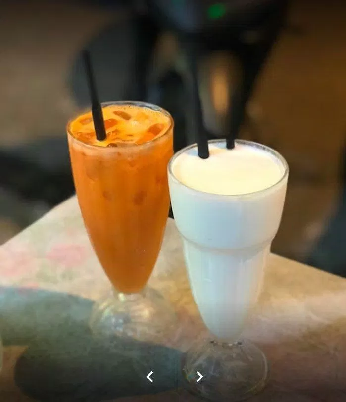 Sinh tố dừa và nước ép cà rốt tại quán (ảnh: internet)