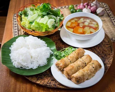 Bún chả Sinh Từ lâu đời và nổi tiếng (Nguồn: Internet) Bún chả Sinh Từ lâu đời và nổi tiếng (Nguồn: Internet)