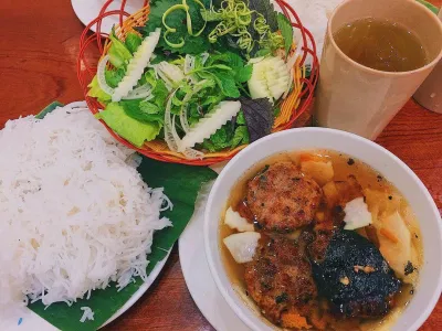 Một suất ăn tại Bún chả Sinh Từ (Nguồn: Internet) Một suất ăn tại Bún chả Sinh Từ (Nguồn: Internet)