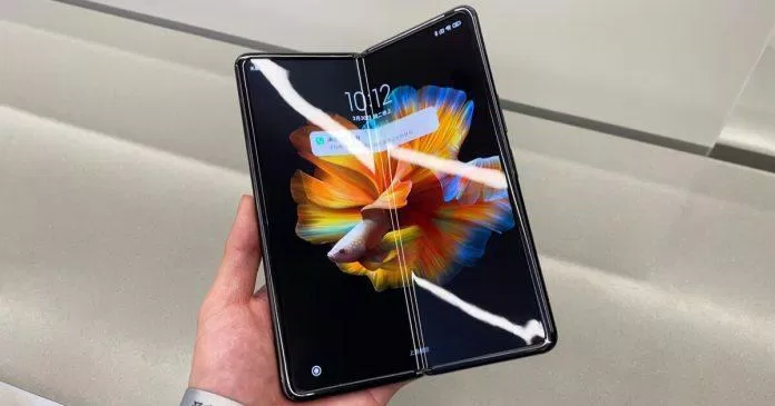 Điện thoại Mi Mix Fold màn hình gập mới ra mắt của Xiaomi (Ảnh: Internet).
