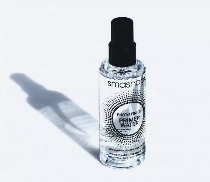 Xịt khóa makeup giữ ẩm, kiềm dầu Smashbox Primer Water (ảnh: internet)