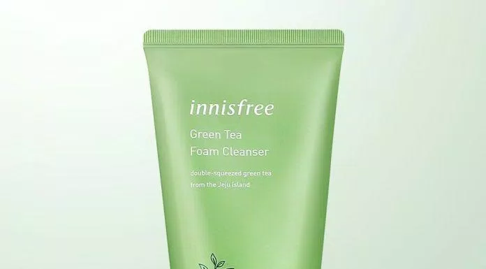 Sữa rửa mặt Innisfree Green Tea Foam Cleanser là cứu tinh hoàn hảo của các cô nàng có làn da dầu ( Nguồn: internet)