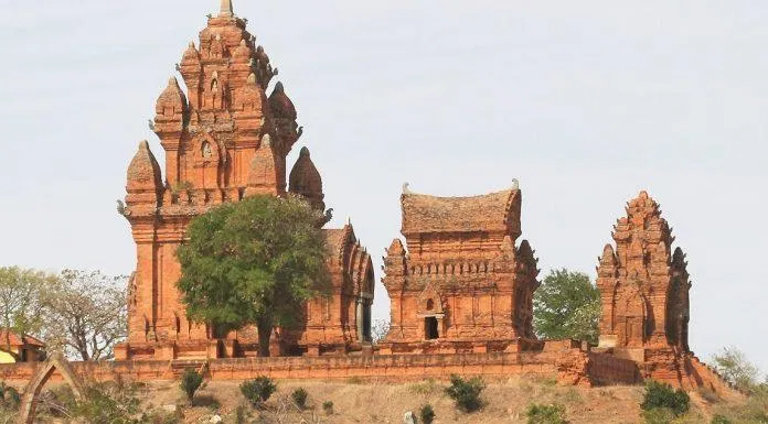 Tháp Poshanư (Nguồn: Internet).