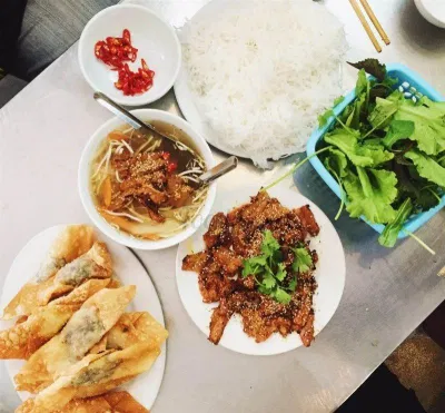 Một suất ăn tại Bún chả que tre Bình Chung (Nguồn: Internet) Một suất ăn tại Bún chả que tre Bình Chung (Nguồn: Internet)