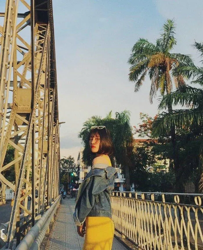 Sông Hương mềm mại chảy ngang qua thành phố đã trở thành “linh hồn” của vùng đất cố đô (Nguồn ảnh: Internet). Sông Hương mềm mại chảy ngang qua thành phố đã trở thành “linh hồn” của vùng đất cố đô (Nguồn ảnh: Internet).