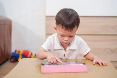 Ngày càng nhiều bậc cha mẹ sẵn sàng chia sẻ về chứng tự kỷ của con mình (Ảnh: Internet). Ngày càng nhiều bậc cha mẹ sẵn sàng chia sẻ về chứng tự kỷ của con mình (Ảnh: Internet).