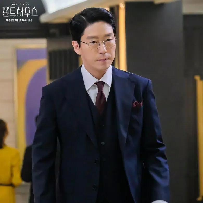 Um Ki Joon được đề cử cho giải "Nam diễn viên chính xuất sắc nhất" của Baeksang năm 2021. (Nguồn: Internet)