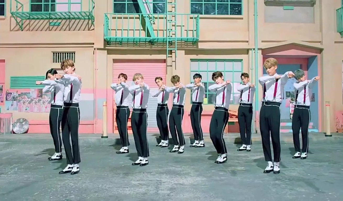 "Very Nice" - Bài hát kinh điển của SEVENTEEN (Nguồn: Internet). "Very Nice" - Bài hát kinh điển của SEVENTEEN (Nguồn: Internet).