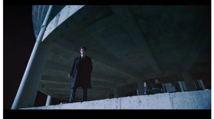 Cảnh phim Song Jong Ki đe dọa ném hai con tin xuống đất được quay tại tòa nhà này (ảnh: internet)
