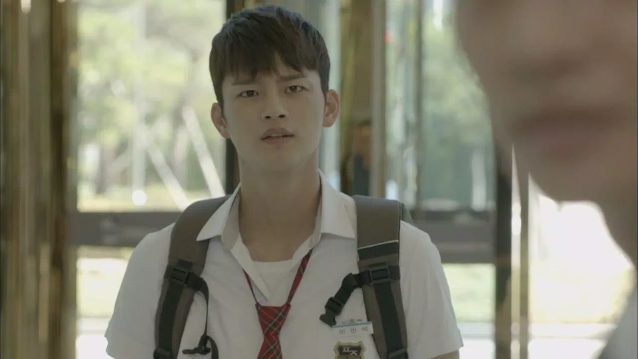 Nhan sắc gây thương nhớ của nam diễn viên trong bộ đồng phục học sinh (Nguồn: Internet) Nhan sắc gây thương nhớ của nam diễn viên trong bộ đồng phục học sinh (Nguồn: Internet)