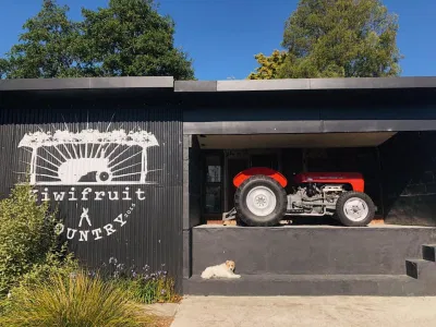 Lối vào nông trại Kiwifruit Country (Ảnh: Internet). Lối vào nông trại Kiwifruit Country (Ảnh: Internet).