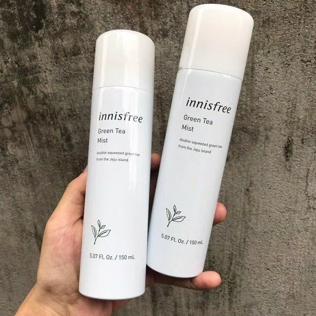 Xịt khoáng Innisfree Green Tea Mineral Mist giúp cấp ẩm, làm dịu da tức thì ( Nguồn: internet)