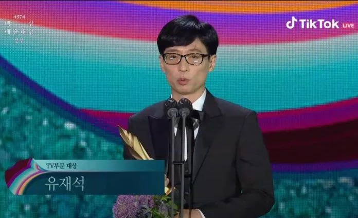 Yoo Jae Suk nghệ sĩ đầu tiên nhận 2 giải Baesang. (Ảnh: Internet).