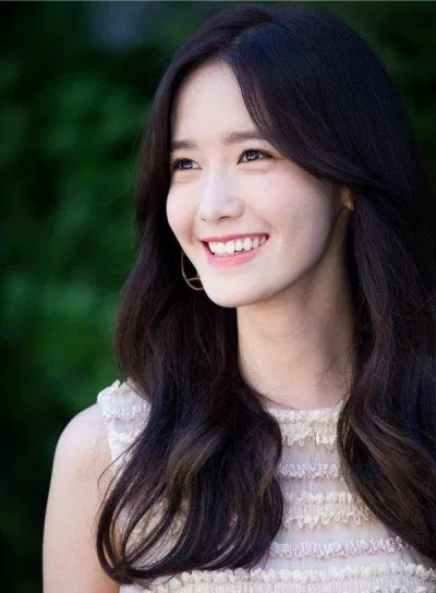 Yoona là “Nữ hoàng thảm đỏ”, “Nữ thần không góc chết” (Nguồn ảnh: Internet). Yoona là “Nữ hoàng thảm đỏ”, “Nữ thần không góc chết” (Nguồn ảnh: Internet).