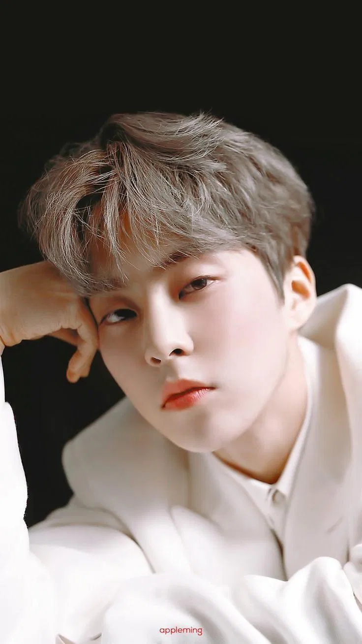 Sự thật là Xiumin (EXO) đã 31 tuổi khiến fans đều kinh ngạc khi mới ngắm nam idol qua ảnh. (Nguồn: Internet)