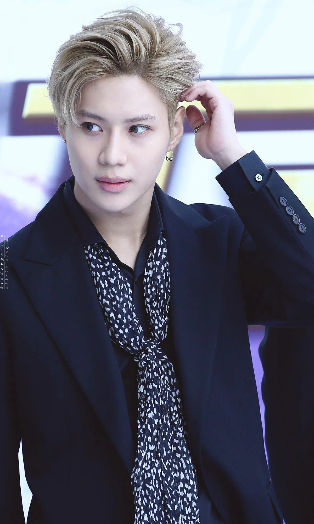 SHINee và NCT debut cách nhau 8 năm, nhưng em út Taemin chỉ lớn hơn Taeil (thành viên lớn tuổi nhất của NCT) đúng 11 tháng. Nam idol vẫn trẻ trung như U20 dù thực tế đã bước sang tuổi 27. (Nguồn: Internet)