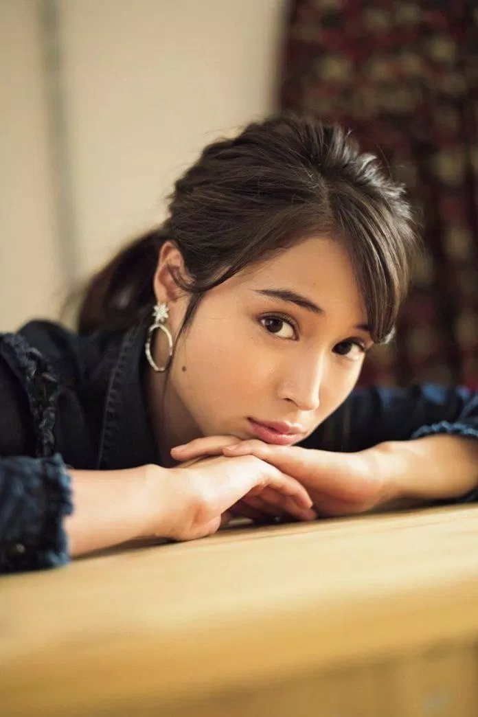 Hirose Alice đồng hạng 17 trong BXH những người đẹp có góc nghiêng cực phẩm nhất làng giải trí xứ Phù Tang với 111 bình chọn từ khán giả. Nữ diễn viên sinh năm 1994, hiện nay đã 26 tuổi. (Nguồn: Internet)
