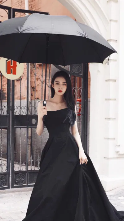 Mỹ nhân lên hot search khi tham dự Đêm hội Điện Ảnh Weibo (Ảnh: Internet). Mỹ nhân lên hot search khi tham dự Đêm hội Điện Ảnh Weibo (Ảnh: Internet).
