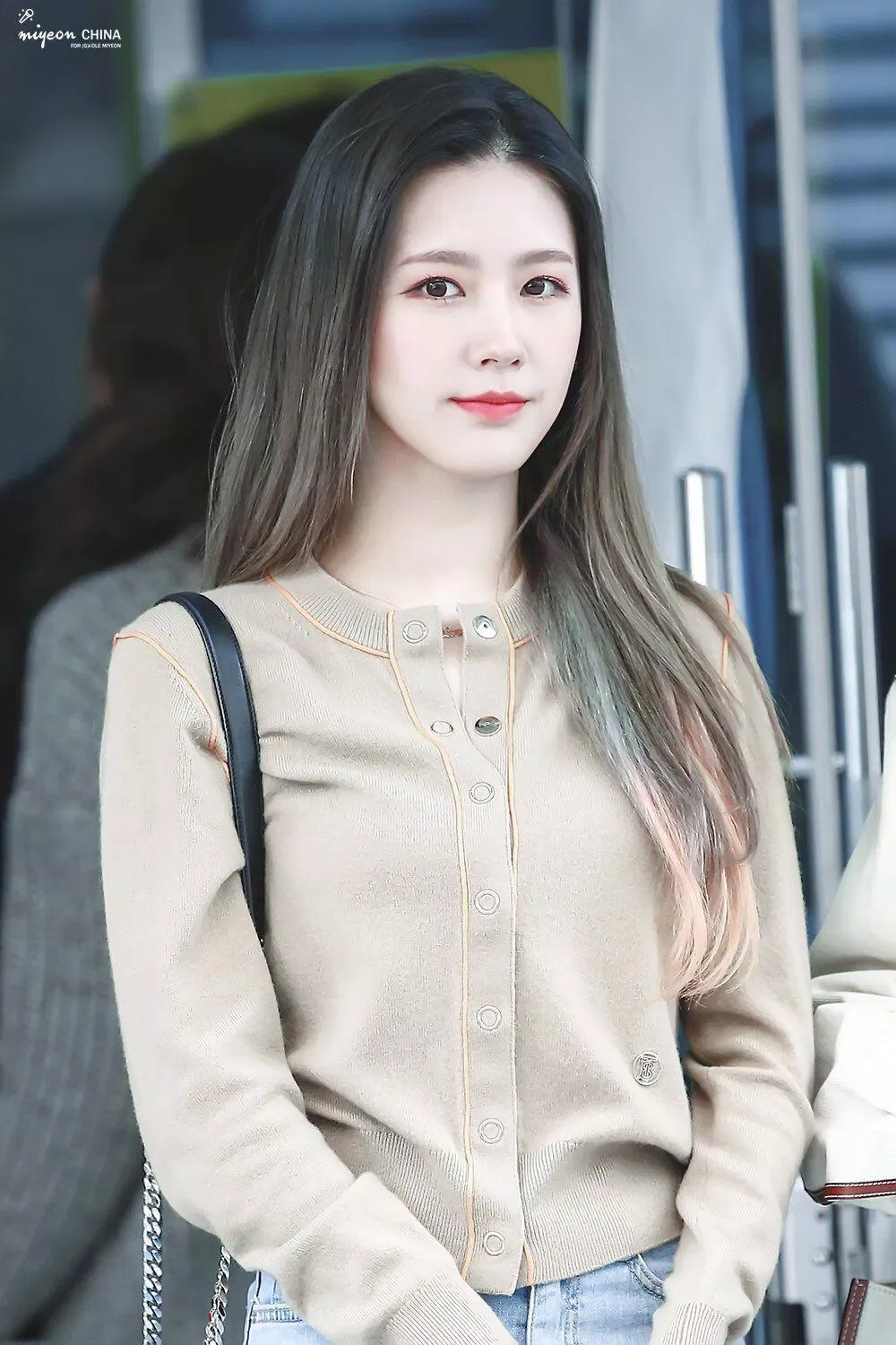 Miyeon ((G)I-DLE) là thần tượng nữ duy nhất xuất hiện trong danh sách bình chọn idol thu hút nhất ngoài đời thật của kênh Doyouram. (Nguồn: Internet)