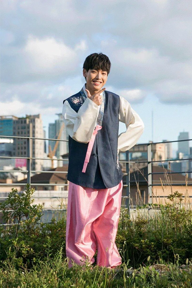 Inseong (SF9) sinh ngày 12/7/1993 và sẽ bước sang tuổi 28 vào năm nay. (Nguồn: Internet)