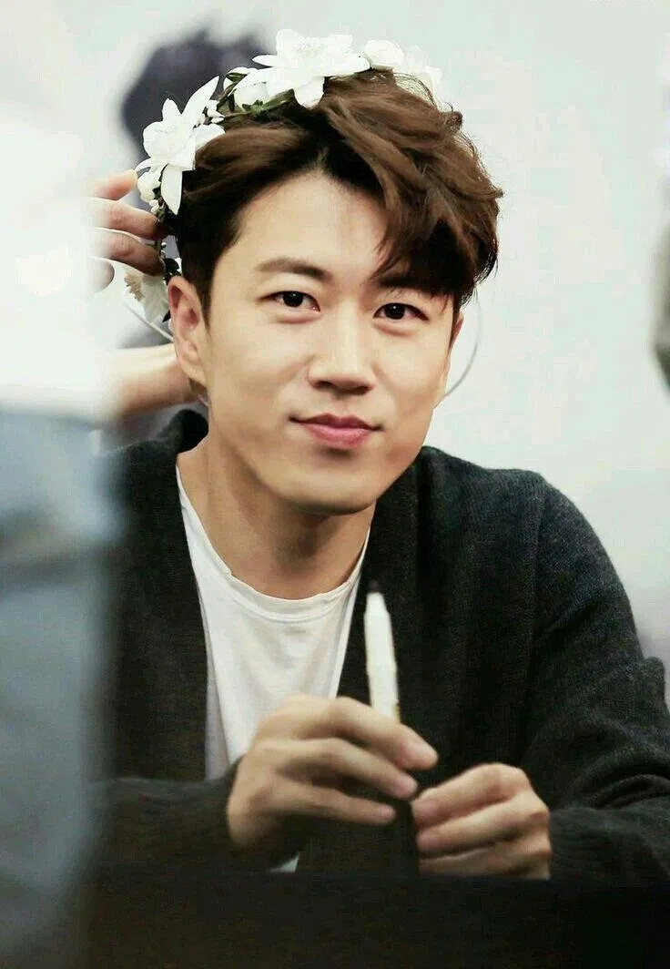 Suwon (Sechskies) sinh ngày 16/7/1980 và sẽ tròn 41 tuổi vào năm nay. (Nguồn: Internet)