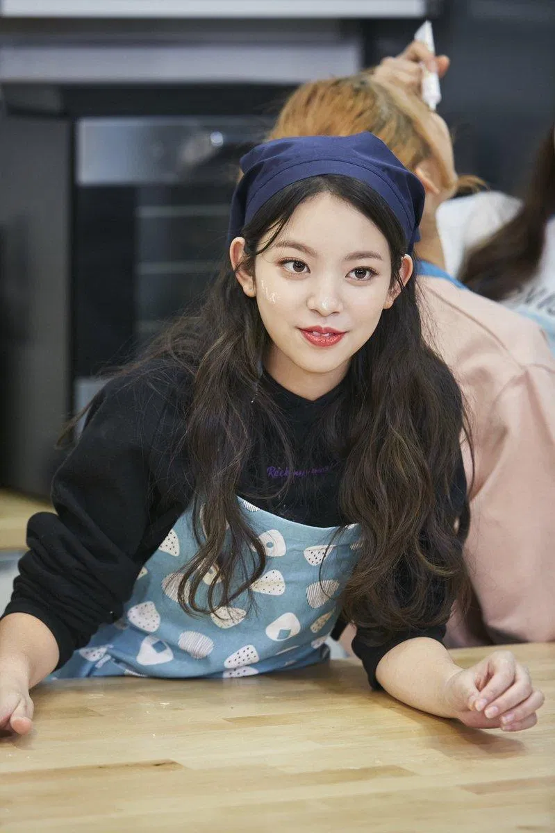 Lin Lin (Cherry Bullet) sinh ngày 5 tháng 7 năm 2003, và sẽ tròn 18 tuổi vào năm nay. (Nguồn: Internet)