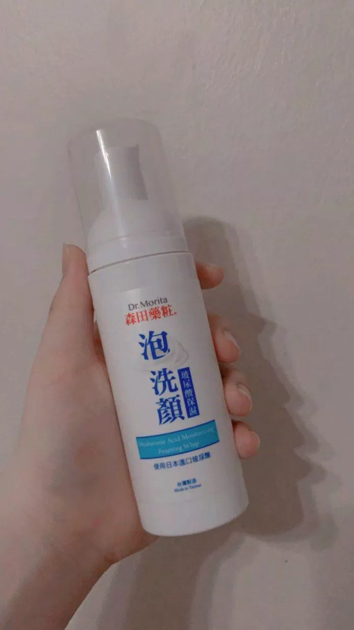 Sữa rửa mặt Dr.Morita Hyaluronic Acid Moisturizing Foaming Whip đã được tạo bọt sẵn giúp hạn chế được việc masage trên da mặt (Nguồn: Internet).