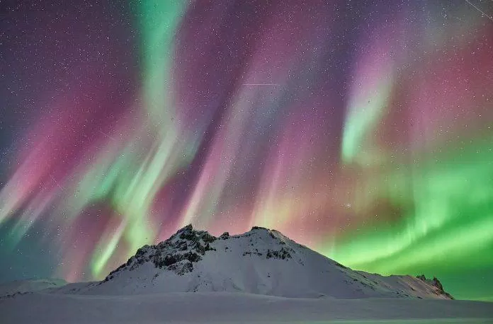 Cực quang cực đẹp ở Iceland (Ảnh: Internet).