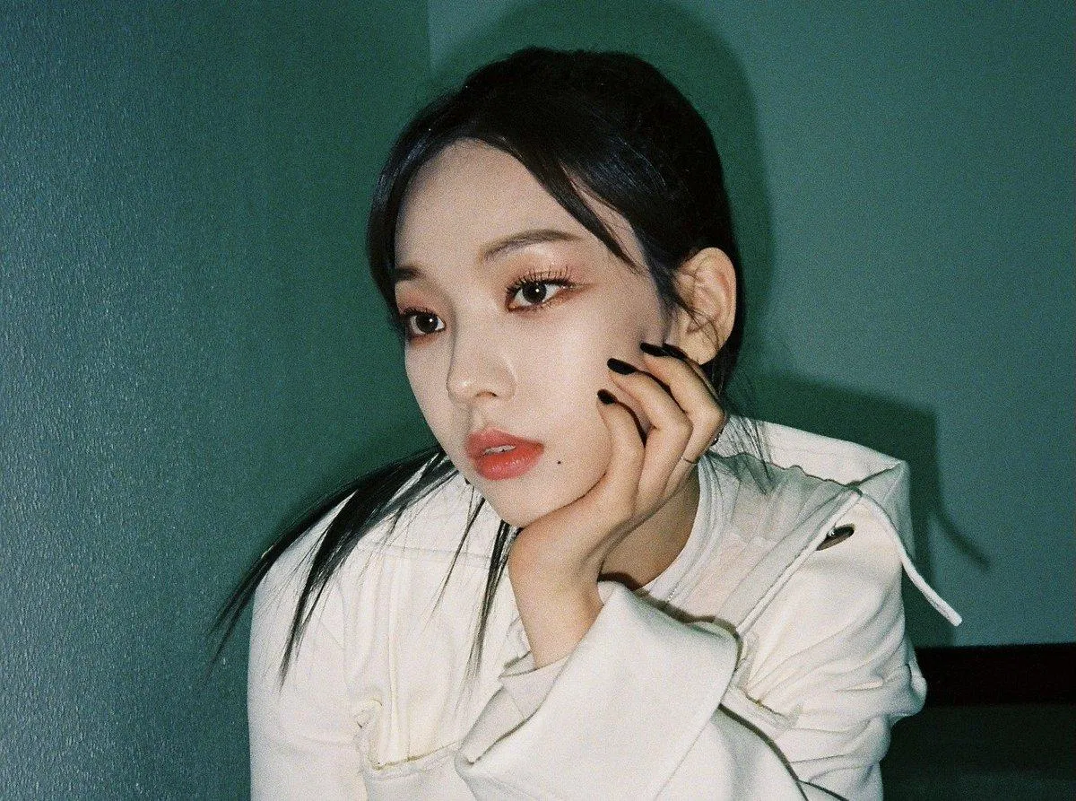 Karina (aespa) thần tượng K-Pop được biết đến với thần thái "sang chảnh". (Nguồn: Internet) Karina (aespa) thần tượng K-Pop được biết đến với thần thái "sang chảnh". (Nguồn: Internet)