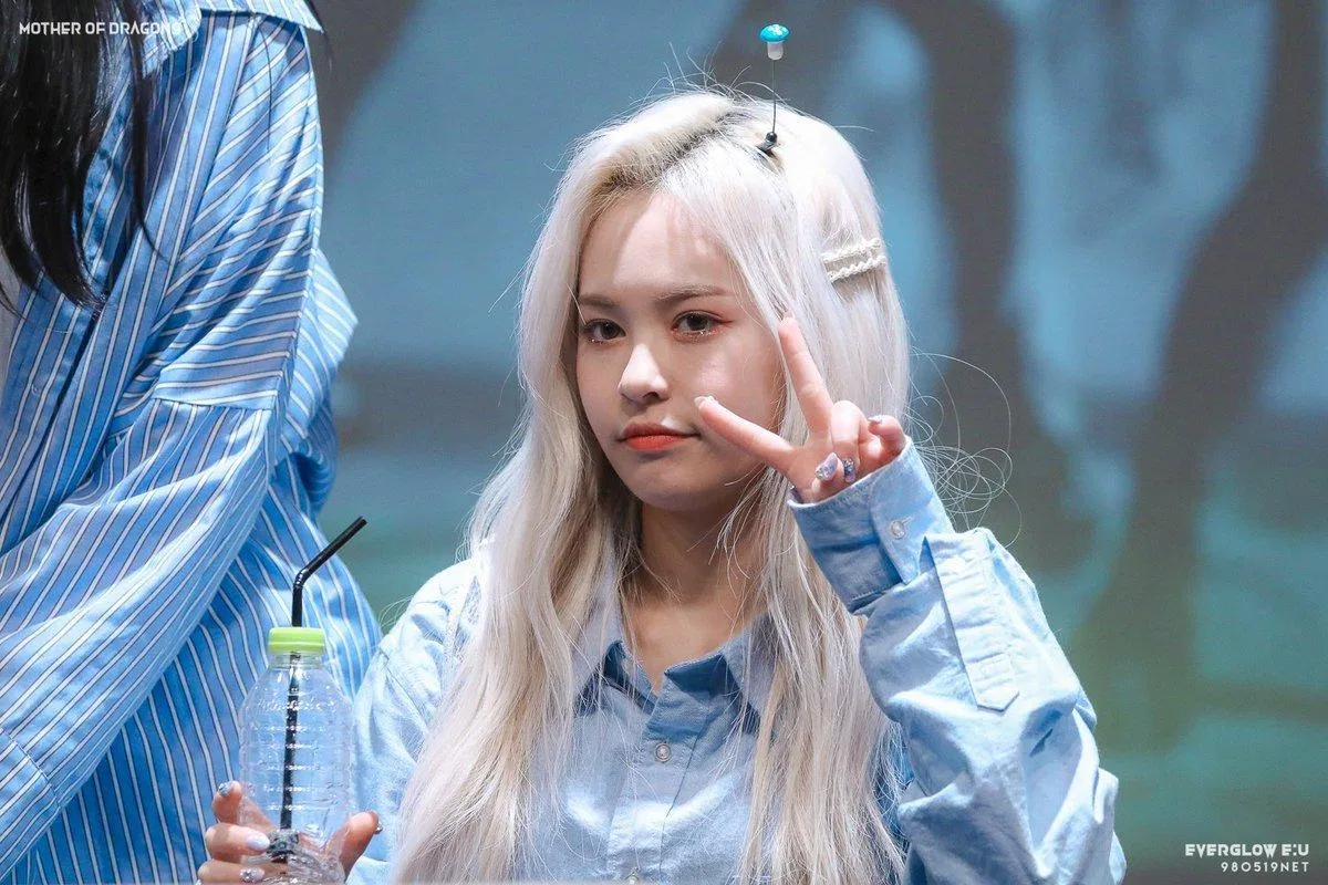 E:U (EVERGLOW) lọt top 25 dancer nữ xuất sắc nhất KPOP do fans bình chọn. (Nguồn: Internet)