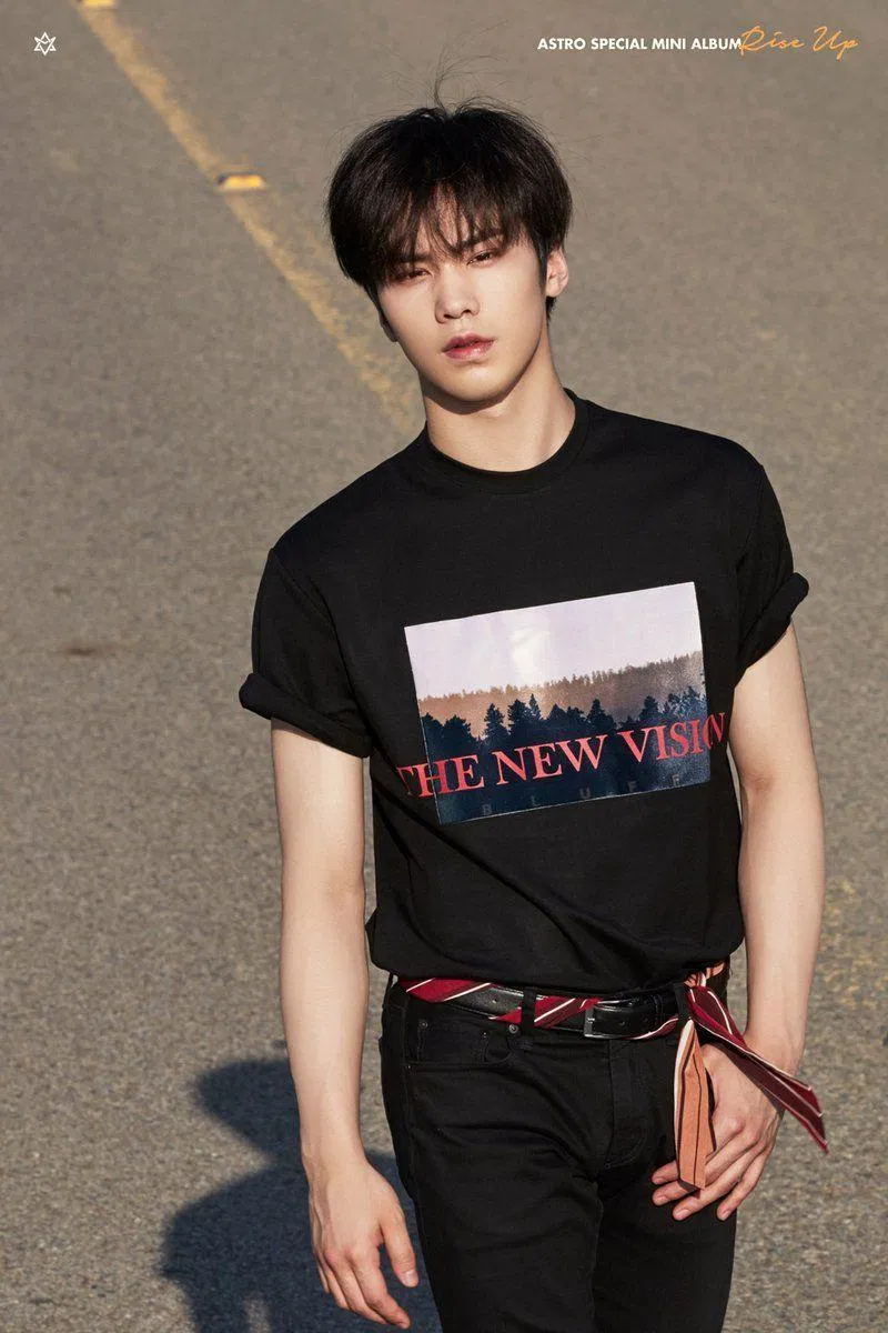 Rocky (ASTRO) lọt top 25 dancer nam xuất sắc nhất KPOP do fans bình chọn. (Nguồn: Internet)