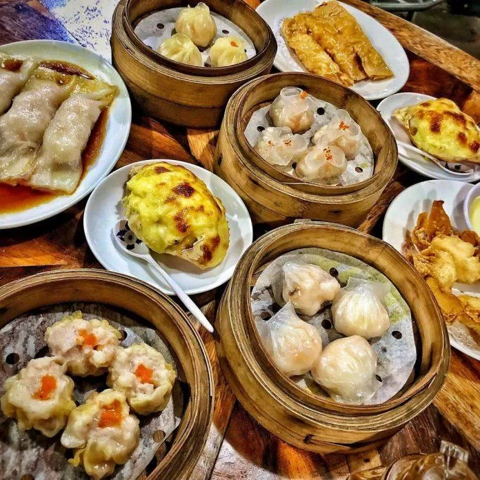 Hua Wu Lou nổi tiếng vì hương vị tuyệt vời và món ăn đa dạng (Ảnh Internet)