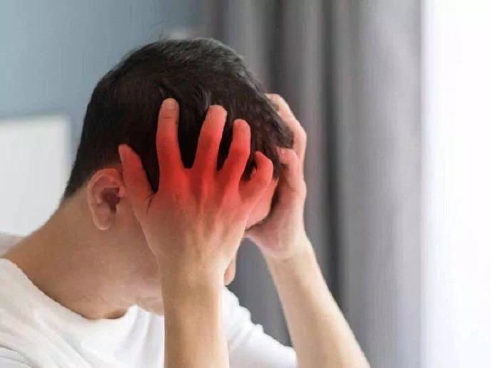 Đau dữ dội có thể gây đổ mồ hôi lạnh (Ảnh: Internet). Đau dữ dội có thể gây đổ mồ hôi lạnh (Ảnh: Internet).