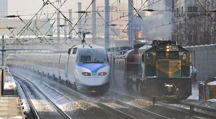 Tàu cao tốc KTX để tới Daejeon (Ảnh: Internet). Tàu cao tốc KTX để tới Daejeon (Ảnh: Internet).