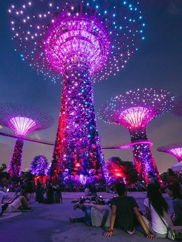 Ánh sáng lung linh huyền ảo vào buổi tối (Ảnh: Internet). Ánh sáng lung linh huyền ảo vào buổi tối (Ảnh: Internet).