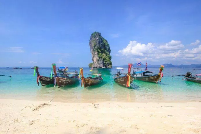 Những chiếc thuyền trên bờ cát trắng (Ảnh: Internet). Những chiếc thuyền trên bờ cát trắng (Ảnh: Internet).